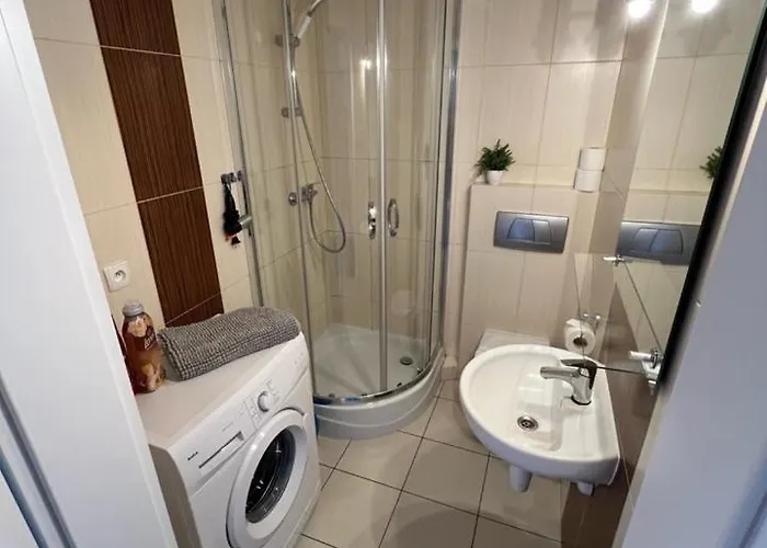 Apartment Stare Zoo *